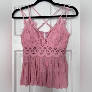 Pink tiered ruffled/lace top, size medium, nwot